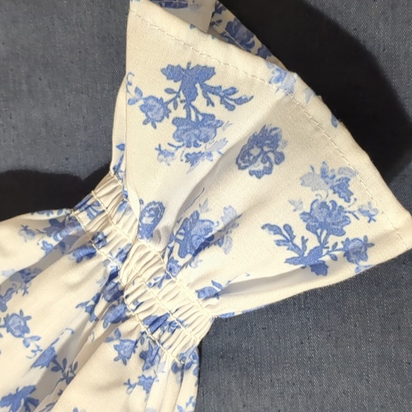 Goodnight Macaroon Floral White And Blue Long Sleeve Crop Top Size Small - Picture 13 of 14